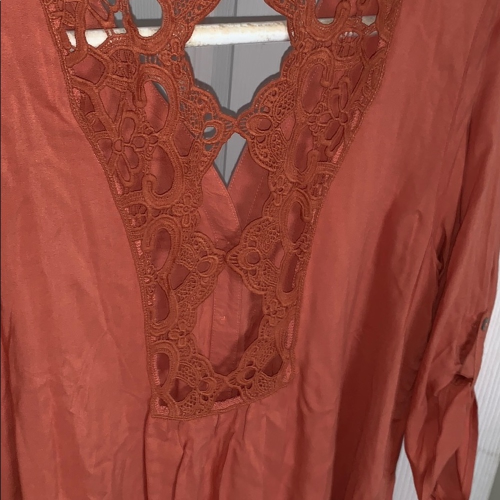 Flowing lace detail top - Picture 4 of 4